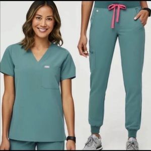 FIGS HYDROGREEN SET! small top, small zamora joggers